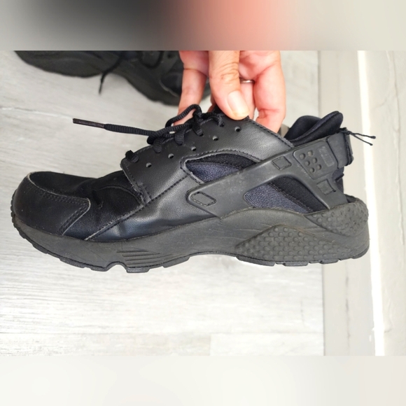 NIKE HUARACHE ALL BLACK SIZE 9🖤GREAT SHAPE - Picture 1 of 8